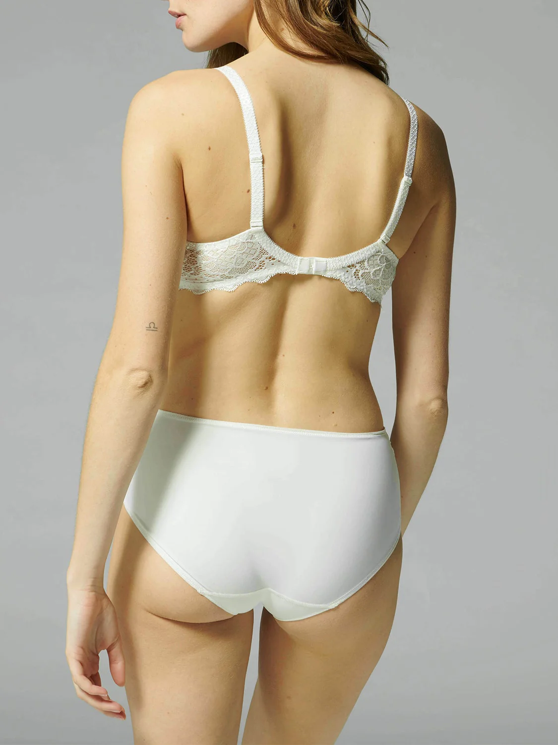 Caresse 3D Plunge - Ivory - Image 5