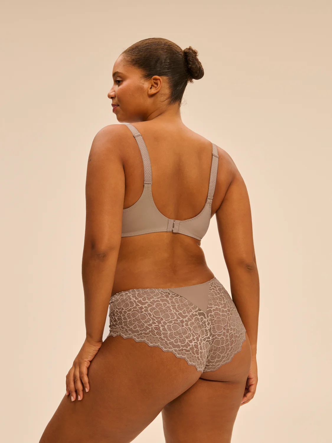Caresse Boyshort - Greige - Image 9