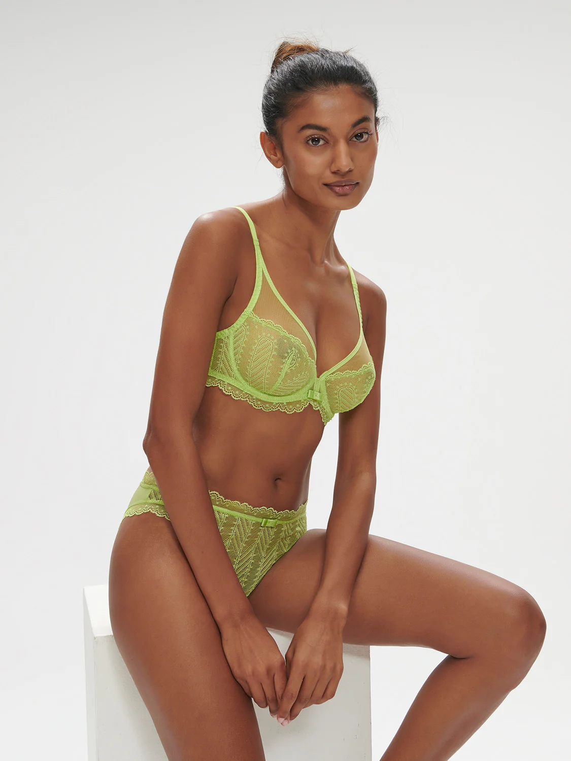 Canopée Full Coverage Plunge - Lime - Image 12