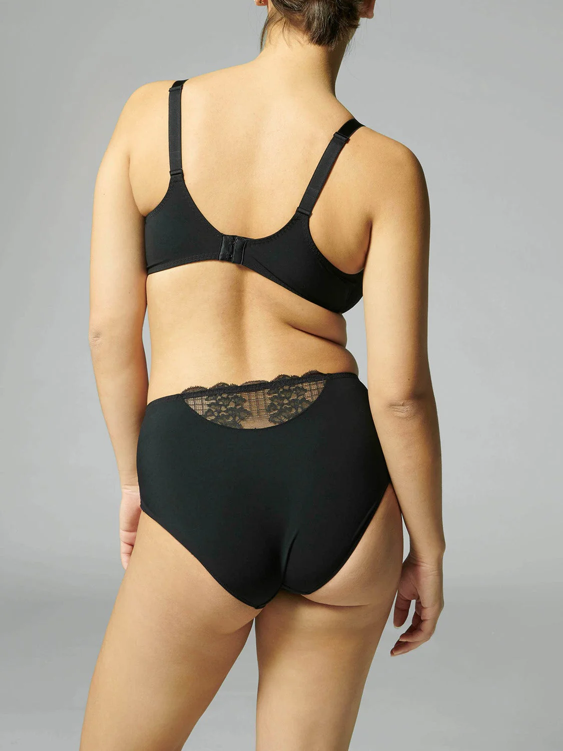 Reve Full Coverage Plunge - Black - Image 5
