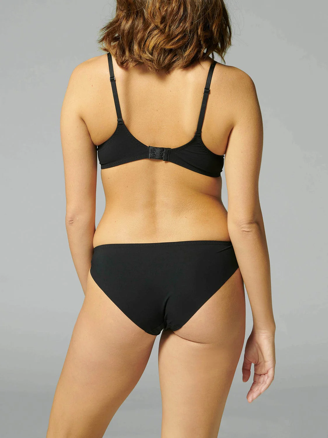 Reve Full Coverage Plunge - Black - Image 9