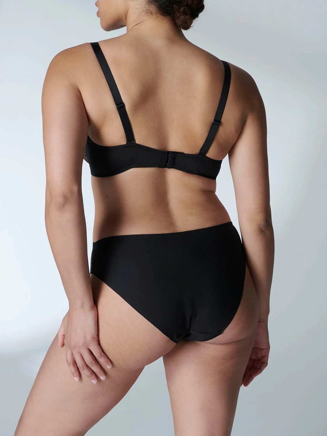 Singuliere Full Coverage Plunge - Black - Image 4