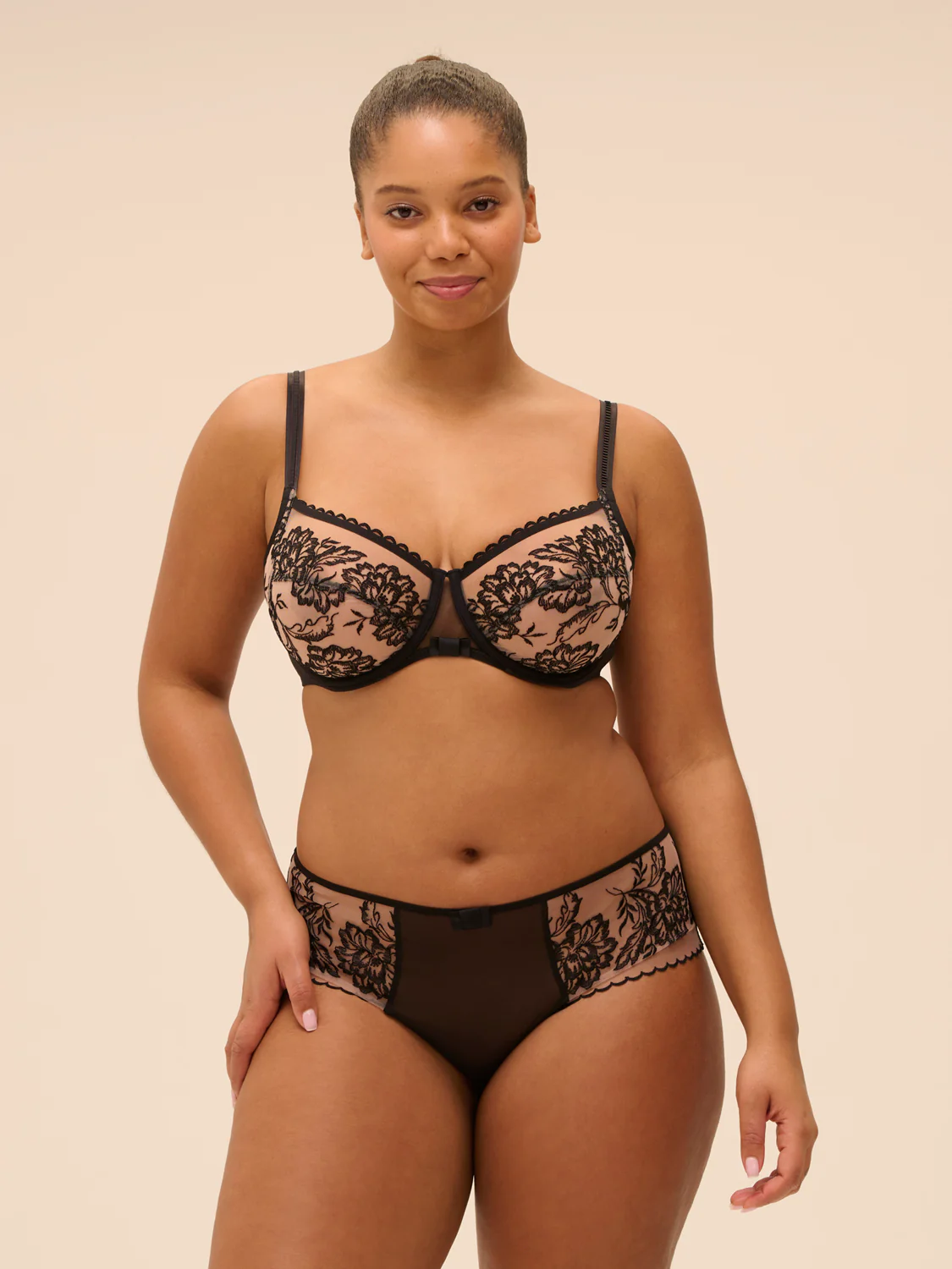 Romance Full Cup - Black - Image 4