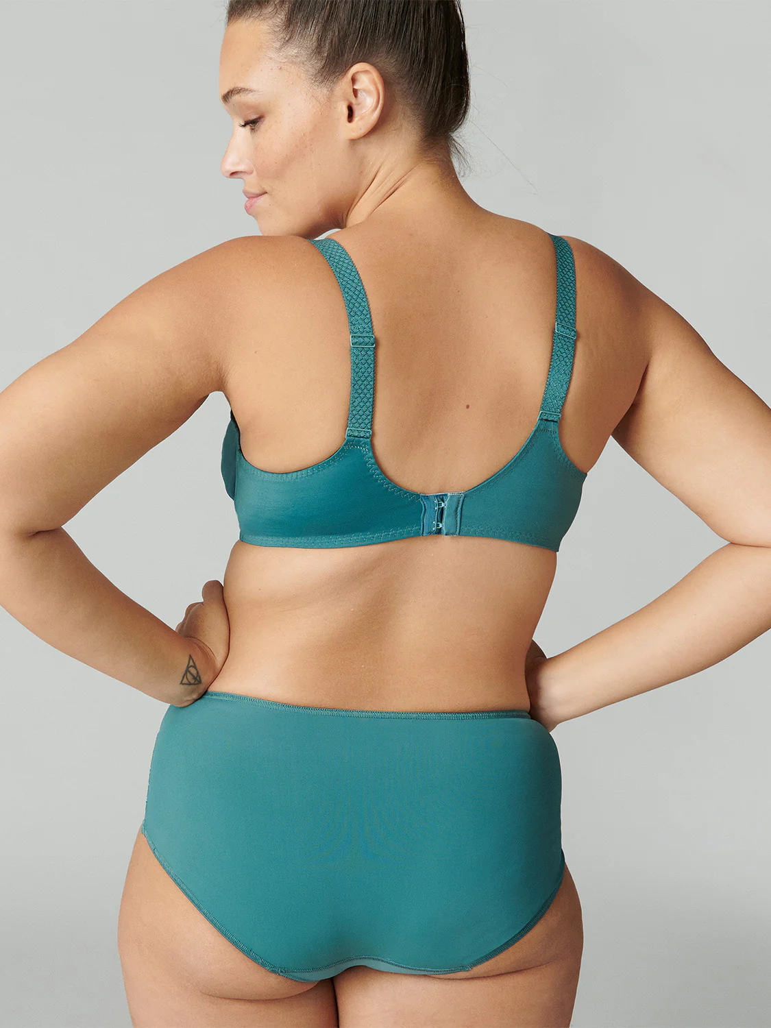 Caresse Full Cup - Boreal Green - Image 2