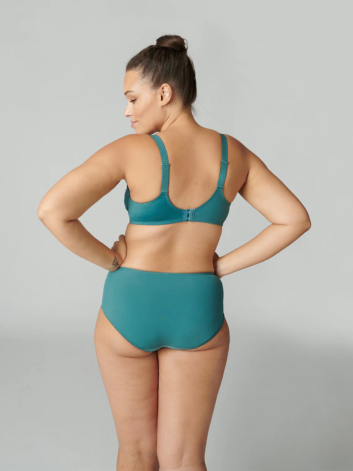 Caresse Full Cup - Boreal Green - Image 4