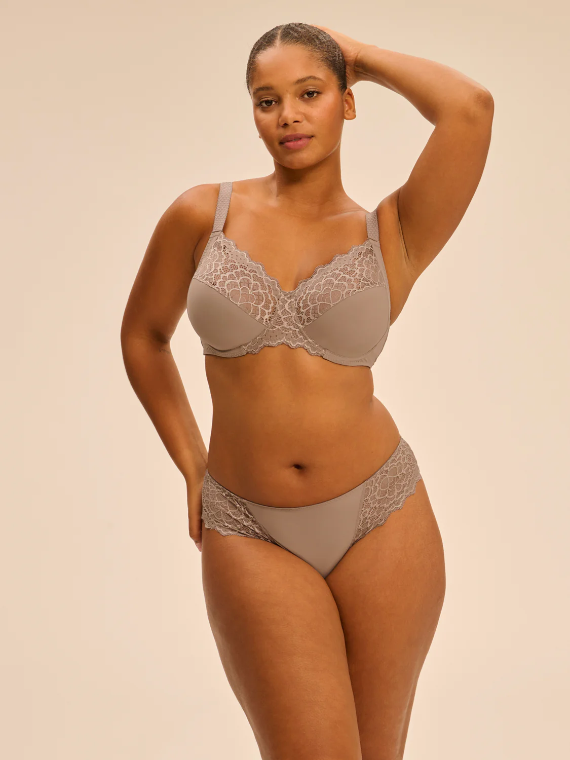 Caresse Full Cup - Greige - Image 4