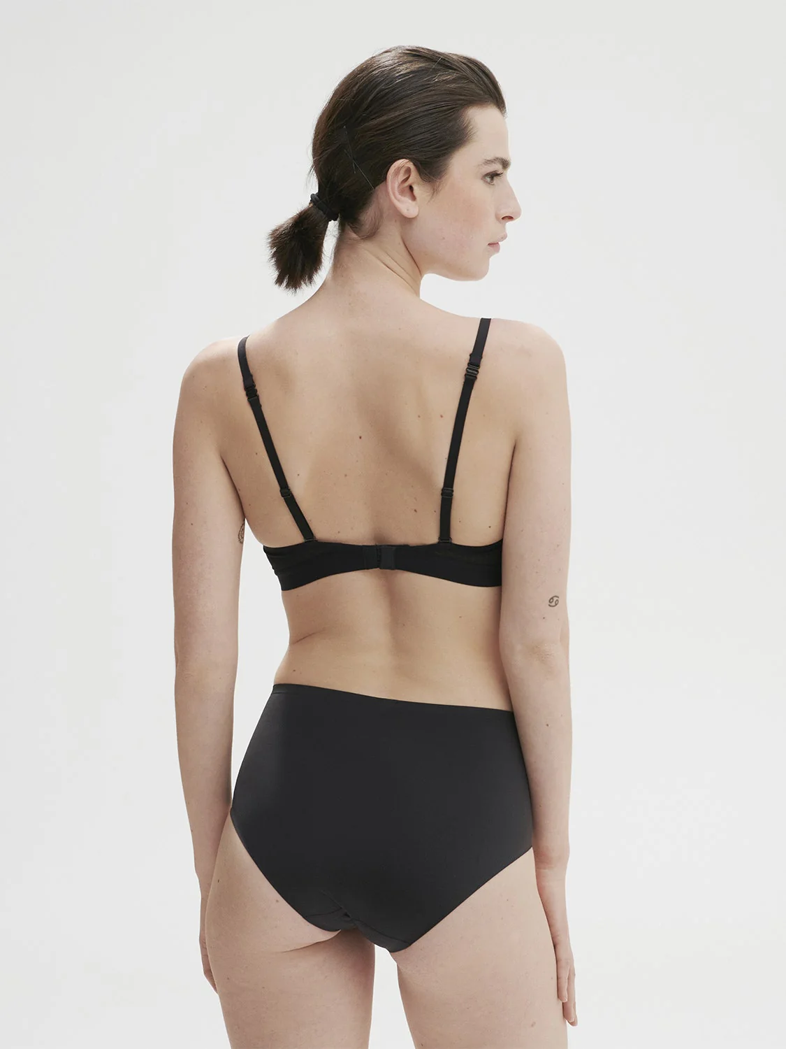Essentiel Padded Wireless - Black - Image 4