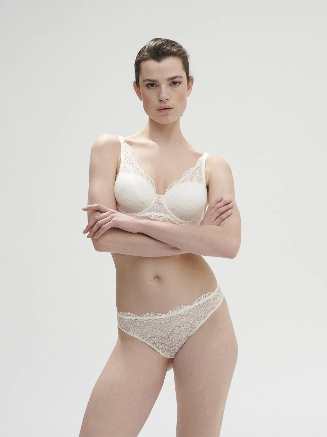 Karma Triangle 3D Demi - Ivory - Image 5
