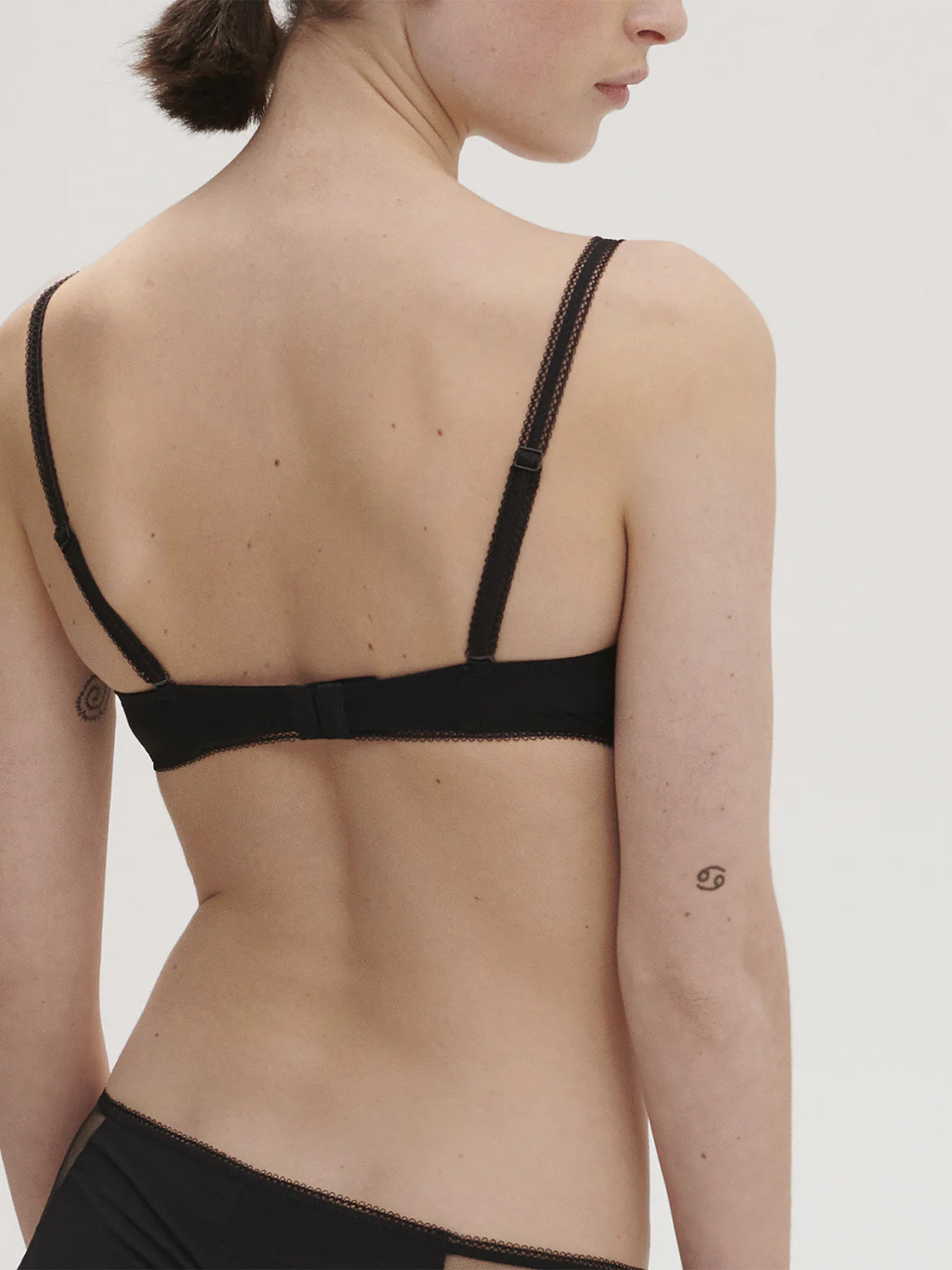 Amazone Full Coverage Plunge - Black - Image 6