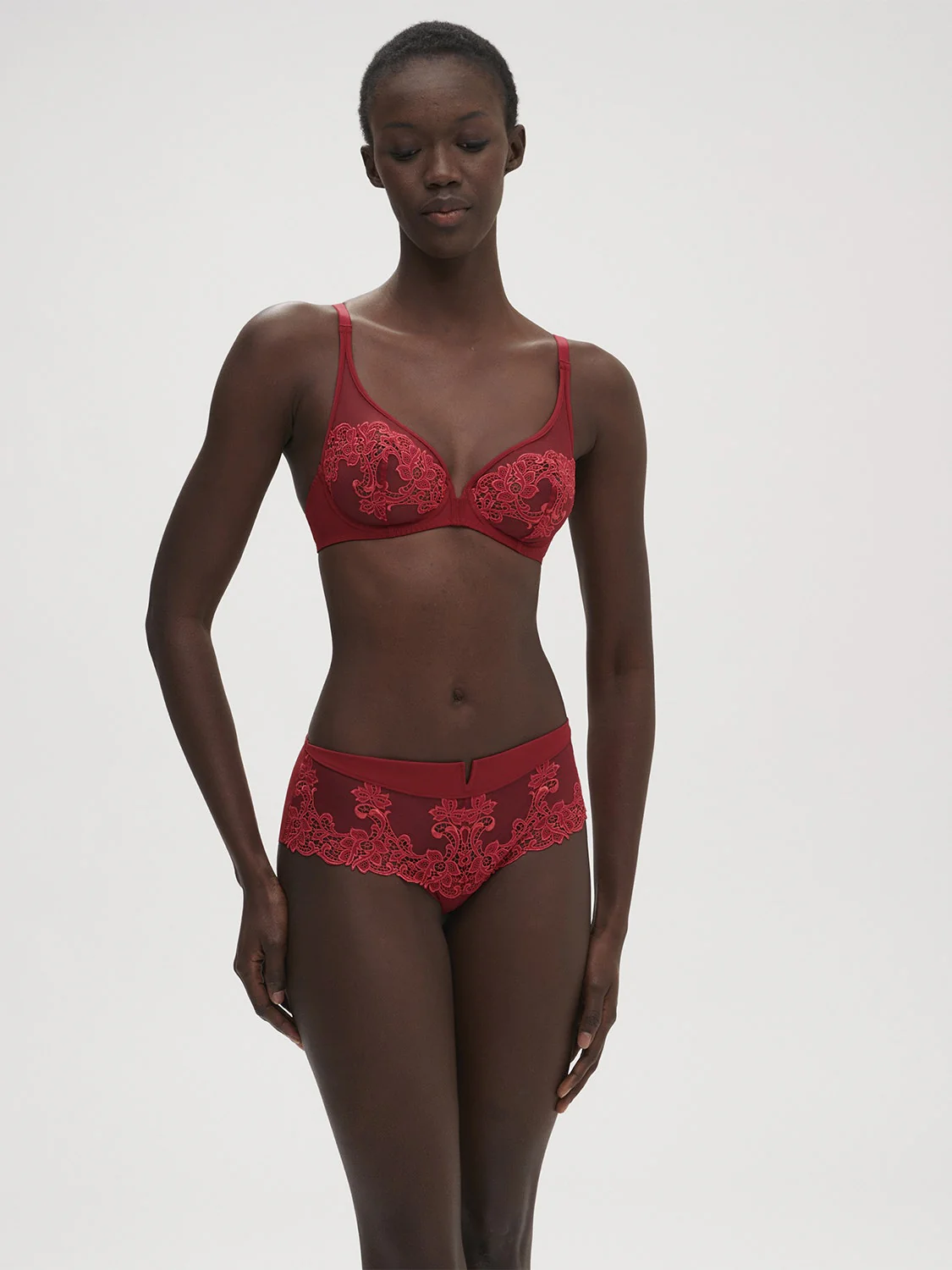 Saga Full Coverage Plunge - Lipstick - Image 8