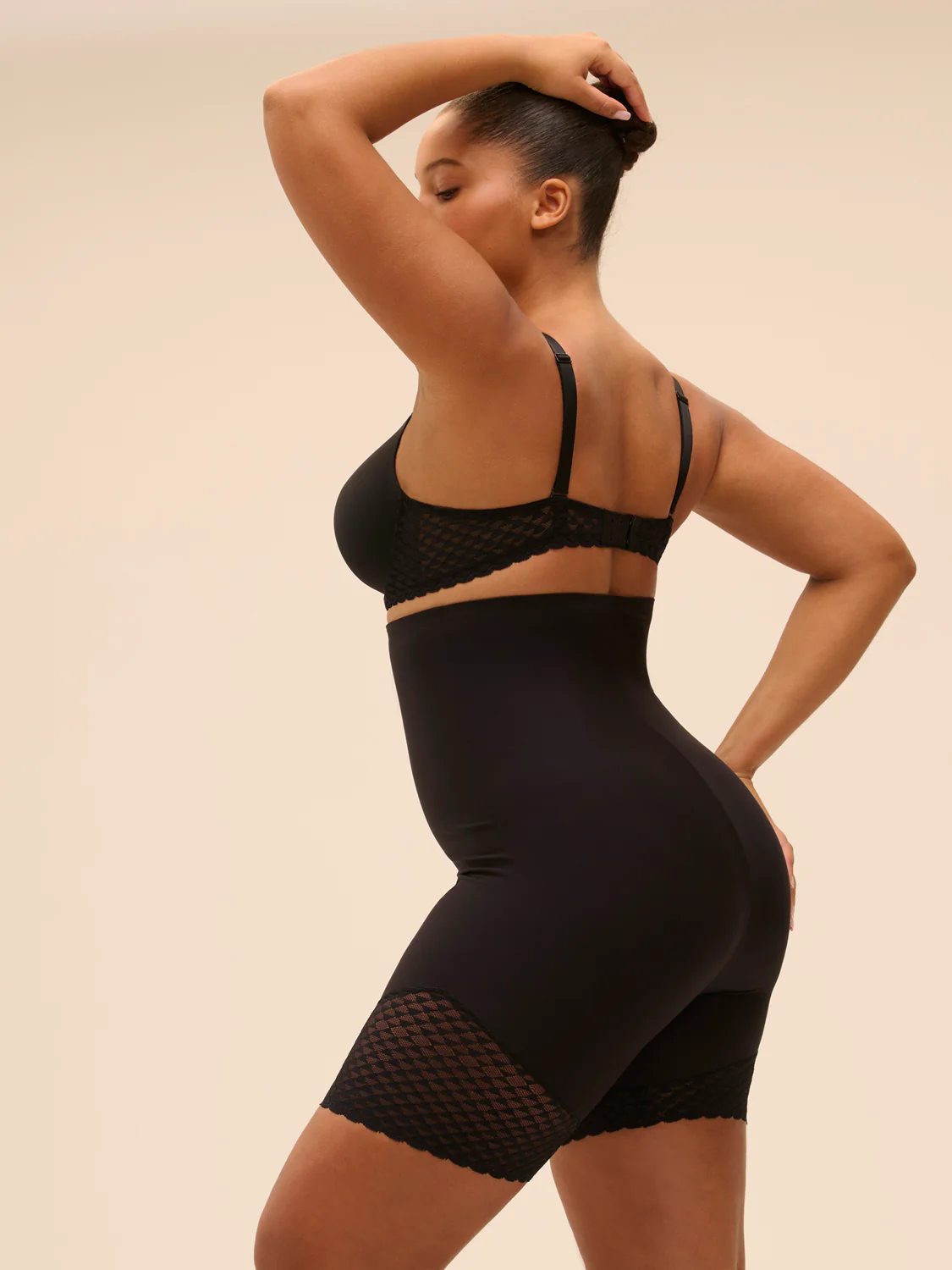 Subtile Push-Up - Black - Image 12