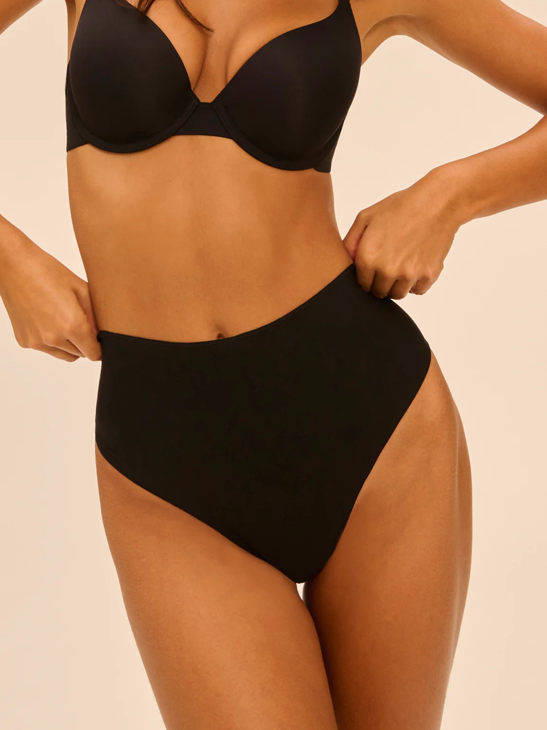 Story Shaper Thong - Black