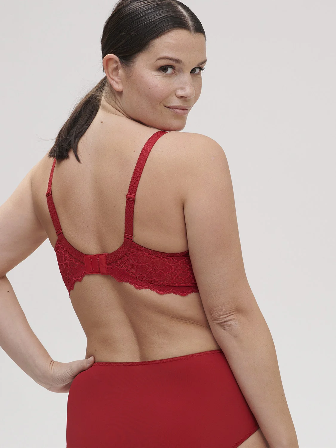 Caresse 3D Plunge - Tango Red - Image 7