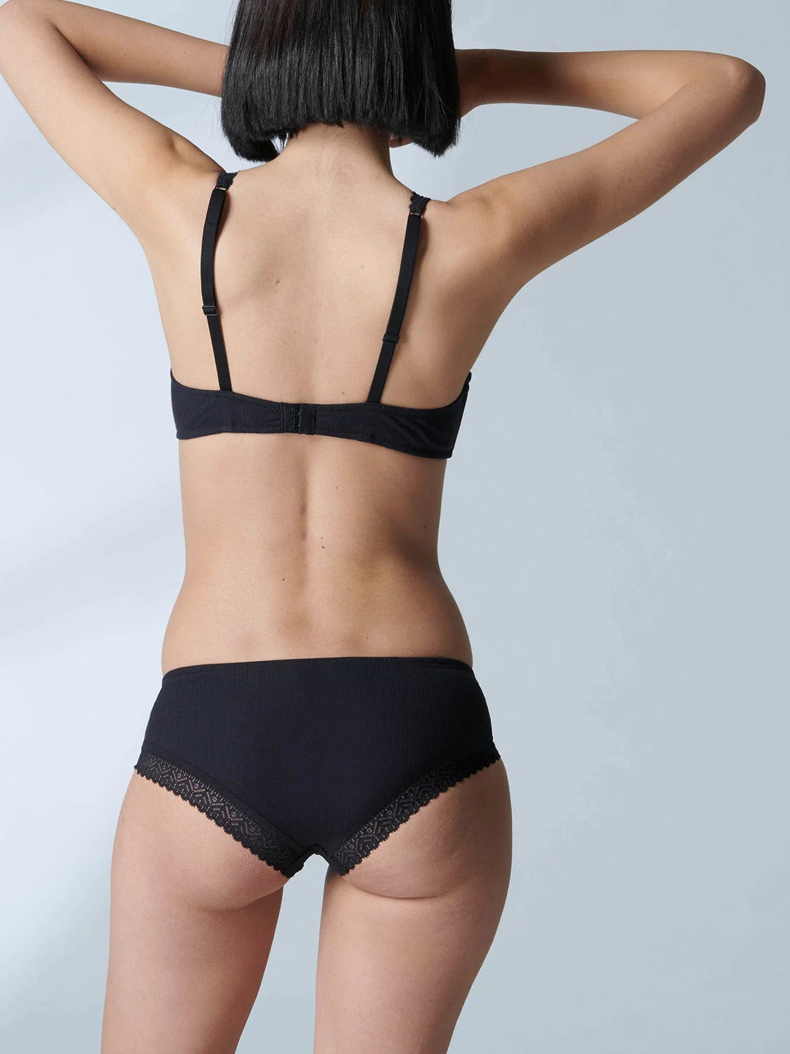 Eugenie Wireless Triangle - Black - Image 4