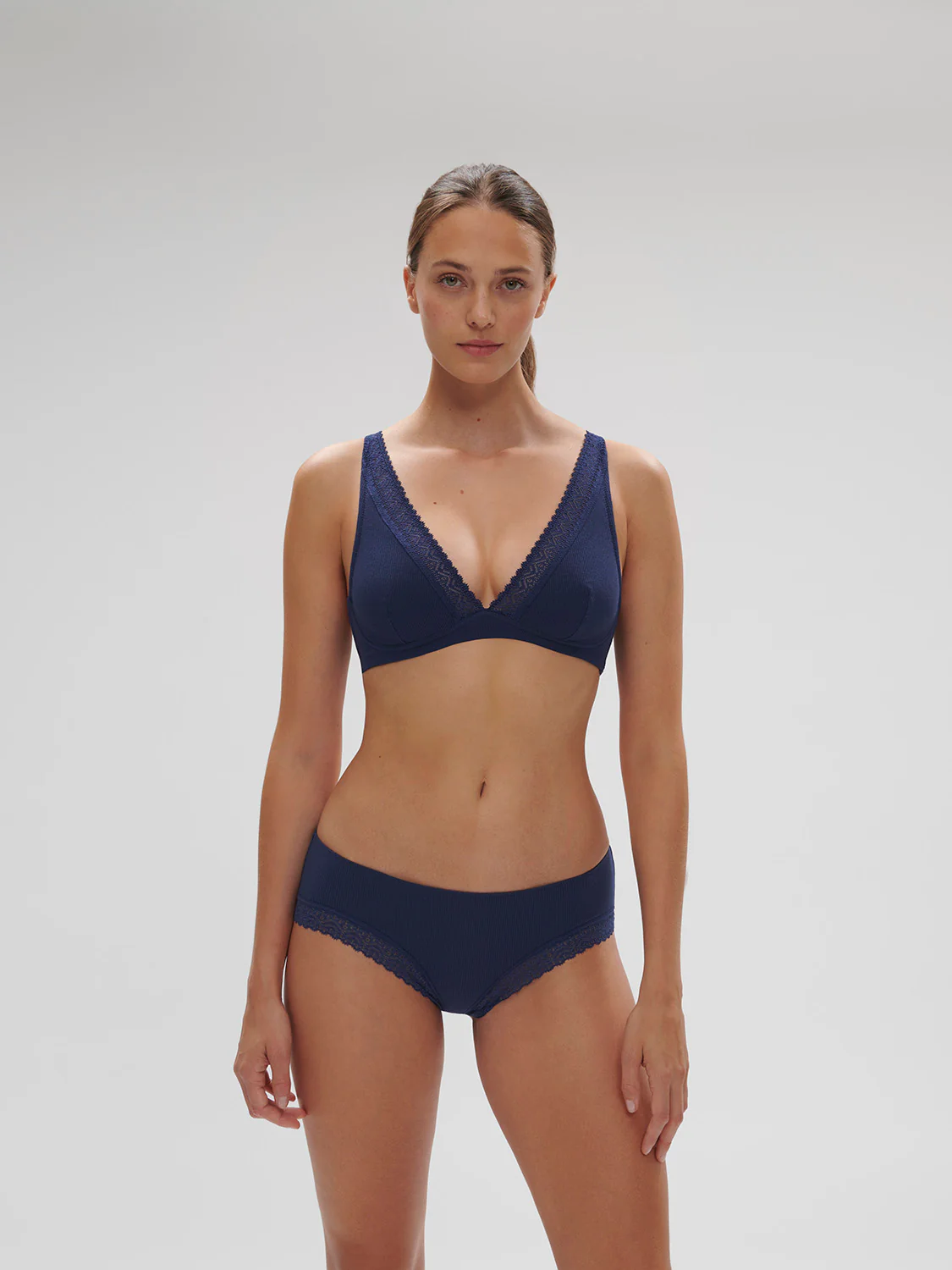 Eugenie Wireless Triangle - Midnight Blue - Image 4
