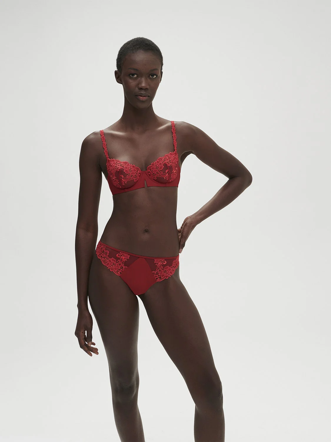 Saga Thong - Lipstick - Image 3