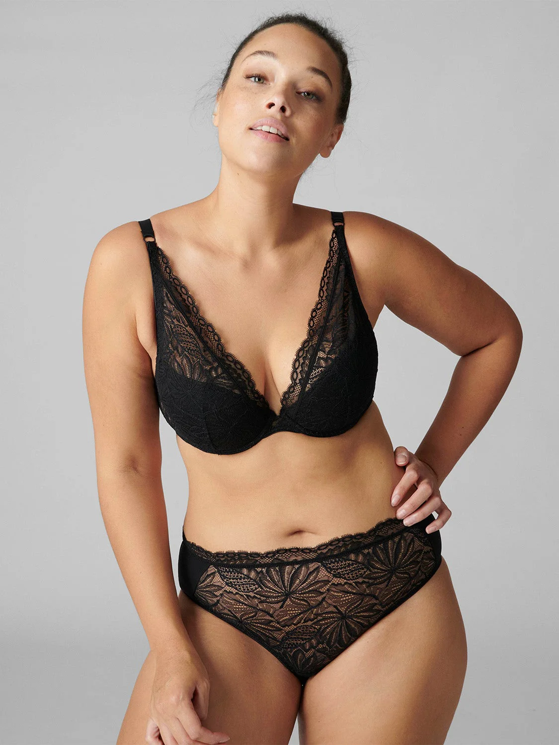 Exotica Triangle Contour - Black - Image 8