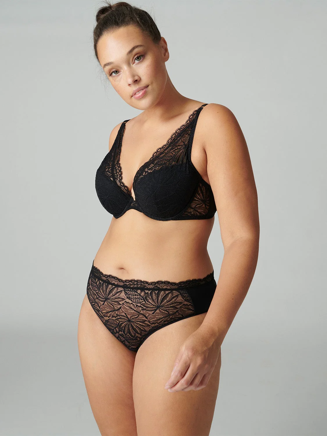 Exotica Triangle Contour - Black - Image 9