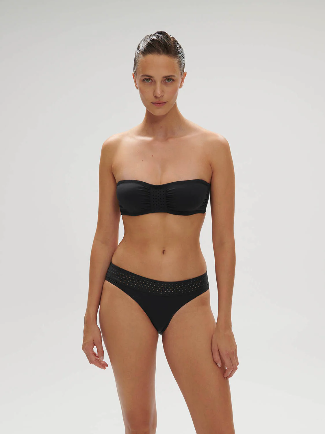 Hoya Underwire Bandeau - Black - Image 4
