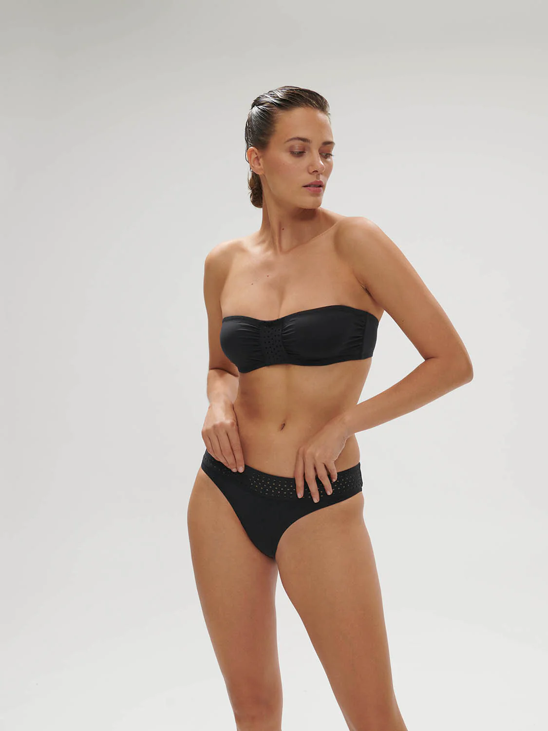 Hoya Underwire Bandeau - Black - Image 5