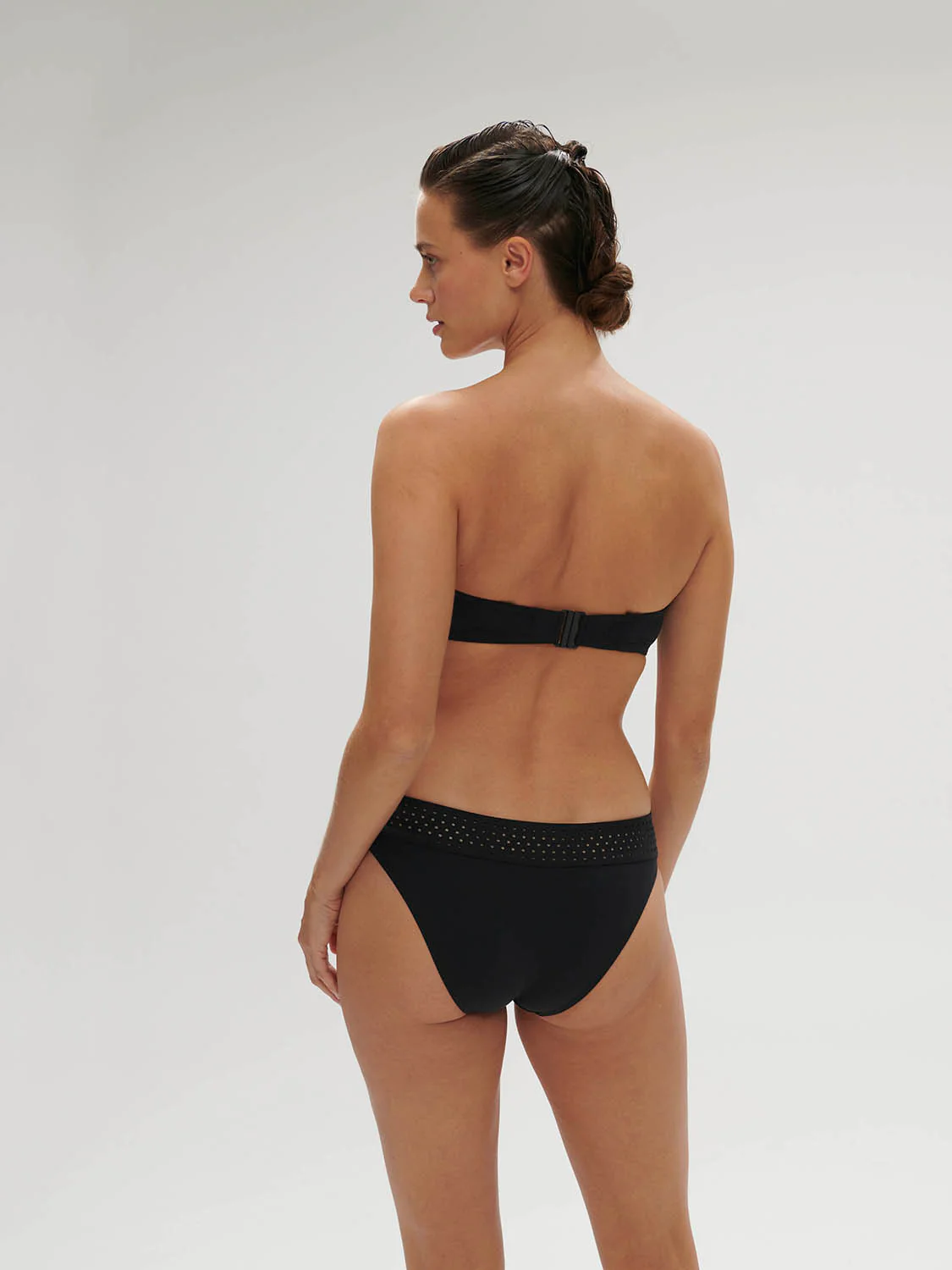 Hoya Underwire Bandeau - Black - Image 6