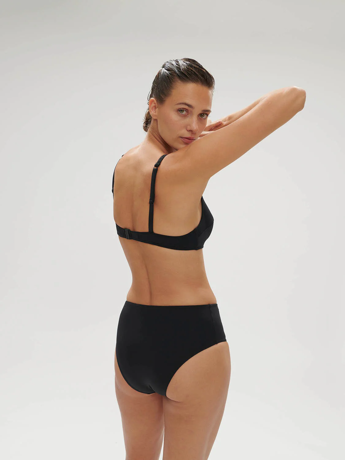 Hoya Underwire Plunge - Black - Image 5