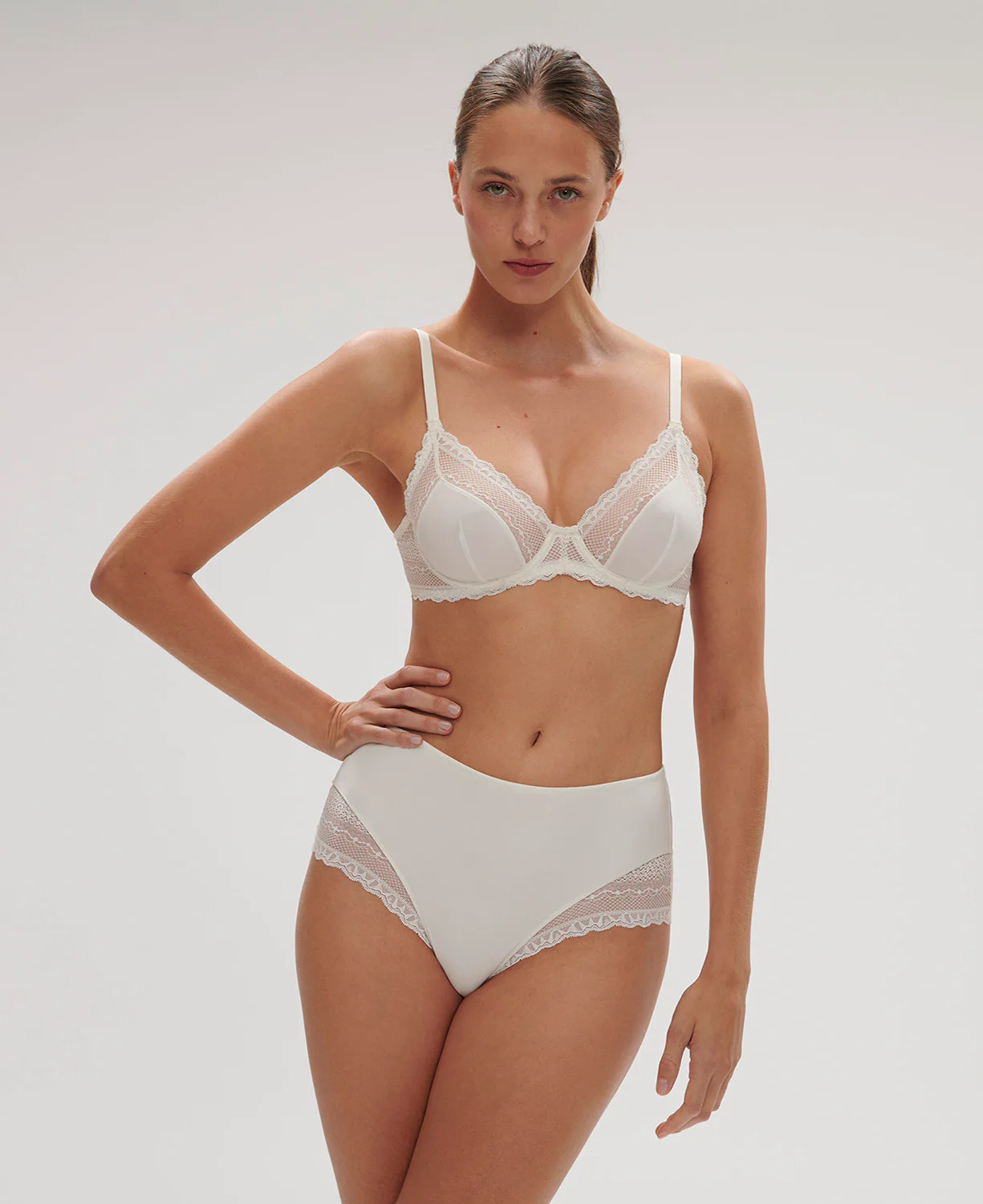 Destinée Underwire Plunge - Ivory - Image 4