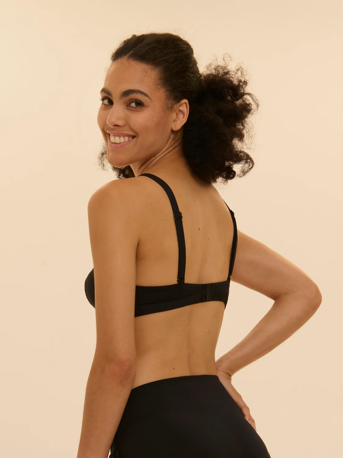 Perle Underwire Triangle - Black - Image 3