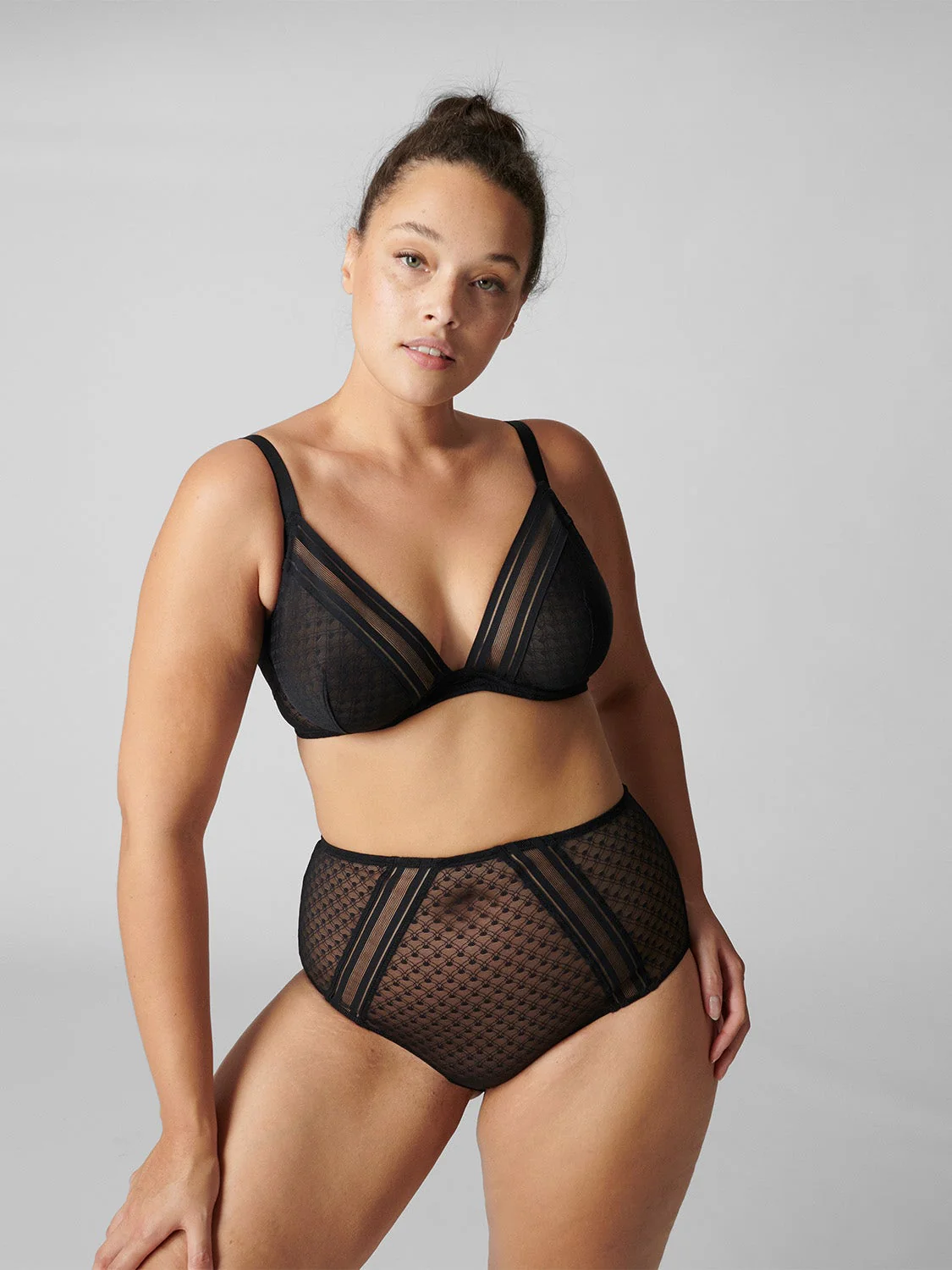 Iris Underwire Plunge - Black - Image 3