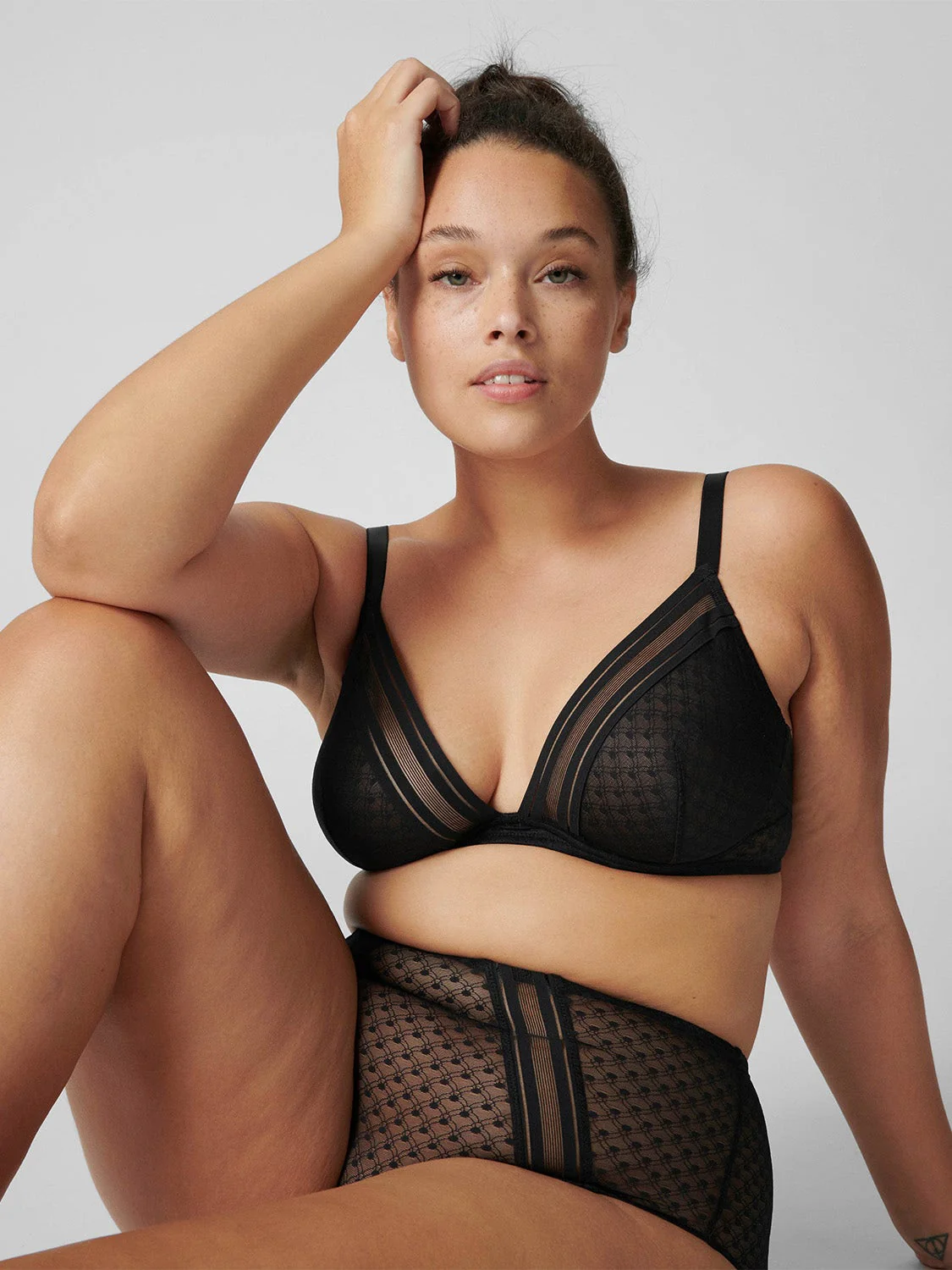 Iris Underwire Plunge - Black - Image 5
