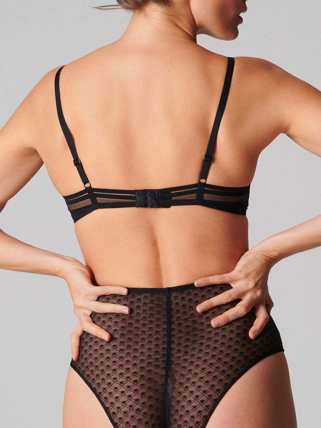 Iris Underwire Plunge - Black - Image 7
