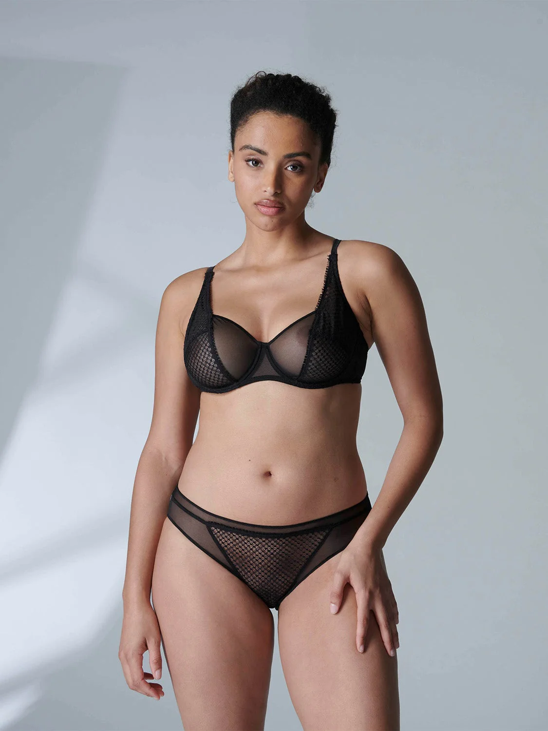 Manon Underwire Plunge - Black - Image 3